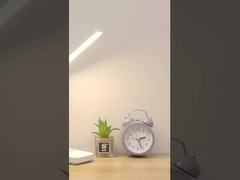 Lampu meja putih elegan dengan daya 5 watt dan kontrol sentuh