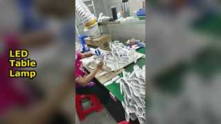 Lampu Meja LED Desain Modern Hemat Energi