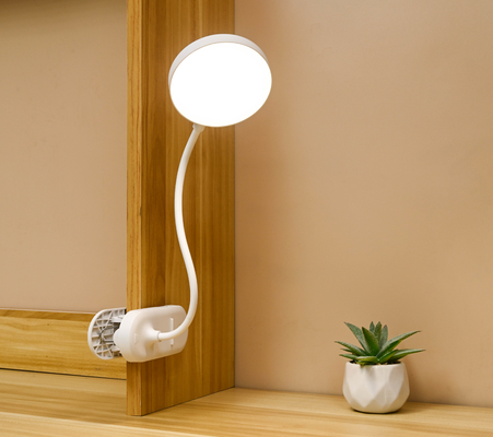 Lampu Meja Kamar Tidur Dengan Tiga Tingkat Kecerahan Untuk Suasana Yang Nyaman
