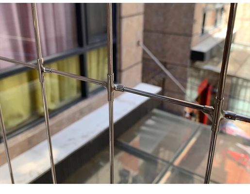 Grill Keamanan Balkon yang dapat disesuaikan Terbuat dari Struktur Kawat Baja 316 Kelas dan Konstruksi Kawat 316 Kawat 3 7 dengan Lapisan Teflon 2.0mm