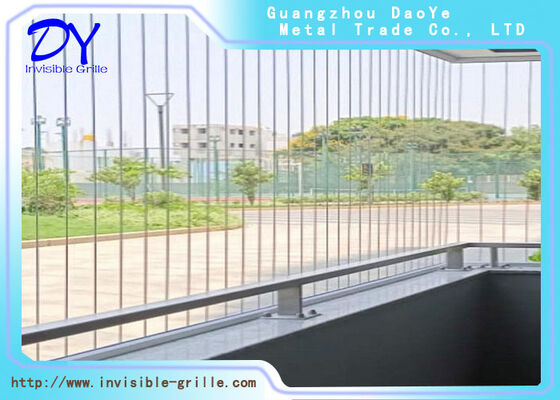Invisible Safety Grill penghalang keamanan tak terlihat yang dirancang untuk melindungi anak-anak dan hewan peliharaan secara efektif sambil menjaga integritas estetika