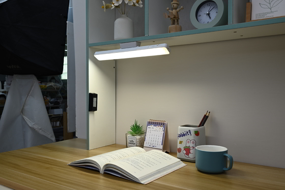 Modern 5W Table Lamp Kota Guangzhou Kerajinan Kamar Tidur Ambiance Penciptaan Lampu Bergaya Dalam Gambar Warna.