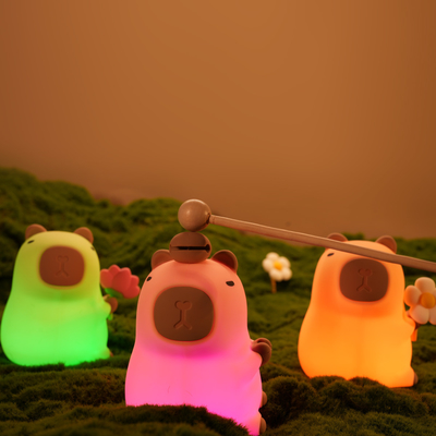 Animasi lucu Capybara Lampu Malam Tack Control 1200mAh Isi ulang Lampu Malam Tidur Dengan 7 Warna Berubah