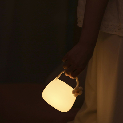 Modern Cute Portable Lamp Lampu Meja LED Putih Panas untuk Kamar Tidur USB Bahan Silikon Isi Ulang