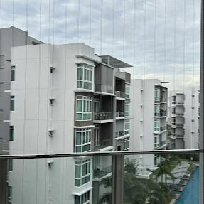 Jeruji Balkon Tak Terlihat Jaring Transparan Keamanan Daya Tahan Bangunan Modern
