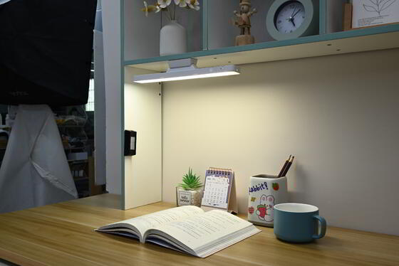 Perlindungan Mata Led Adsorpsi Magnetik Kuat Lampu 800mA dapat diisi ulang Lampu Pendingin Lampu USB Lampu Belajar