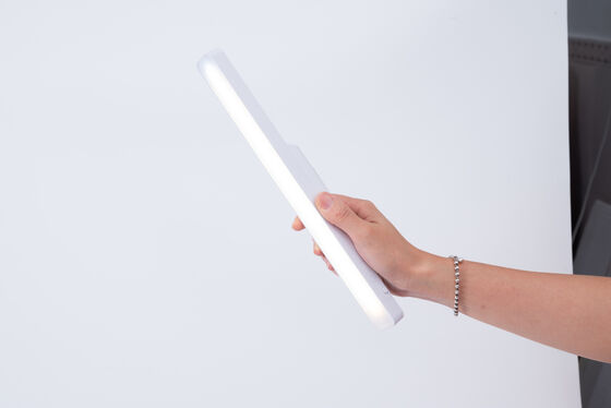 Lampu Meja Lipat Gaya Modern Menghemat Energi Kecerahan yang Bisa Disesuaikan Cocok untuk Kantor Belajar Membaca Solusi Pencahayaan