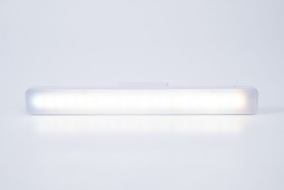 Lampu Baca Magnetik Bersertifikat CE FCC Menampilkan Basis Magnetik dan Sudut Pencahayaan yang Dapat Disesuaikan Sempurna untuk Sesi Membaca yang Berkepanjangan