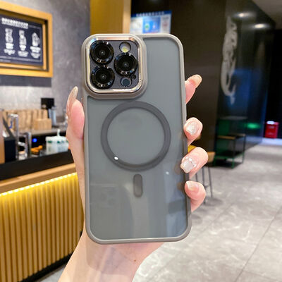 Casing Ponsel Magnetik Semi-transparan Tahan Guncangan iPhone 17