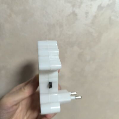 Power Source Plug in Night Light Voltage 110 240V Menyediakan pencahayaan yang konsisten dan energi untuk beberapa pengaturan