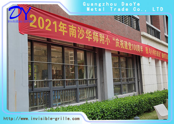 Invisible Safety Grill penghalang keamanan tak terlihat yang dirancang untuk melindungi anak-anak dan hewan peliharaan secara efektif sambil menjaga integritas estetika